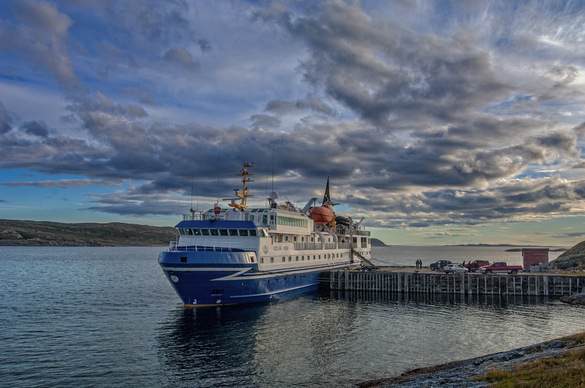 Adventure Canada Ocean Nova Excursions ©Dennis Minty.jpg